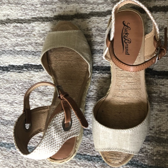 🌼Lucky Brand Wedge Sandals 🌼 - Picture 11 of 16